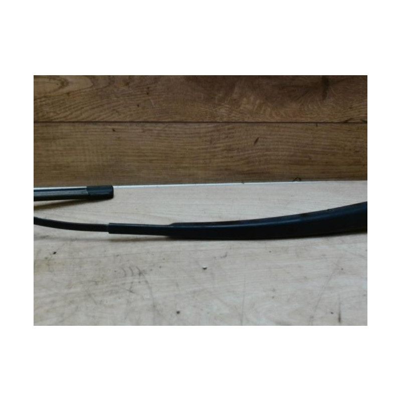 Bras essuie glace avant droit TOYOTA YARIS 2 PHASE 1 d’occasion