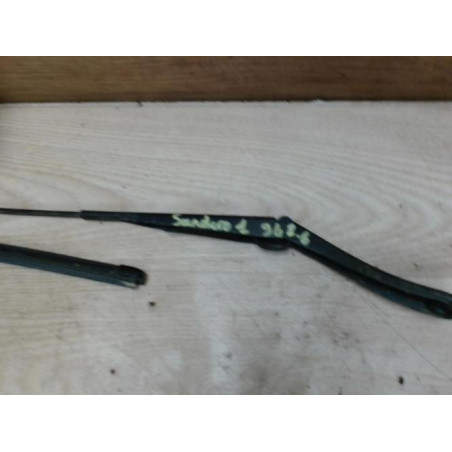 Bras essuie glace avant DACIA SANDERO 1 d’occasion