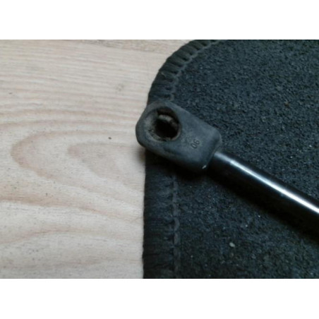 Verin de coffre droit OPEL CORSA D PHASE 1 d’occasion