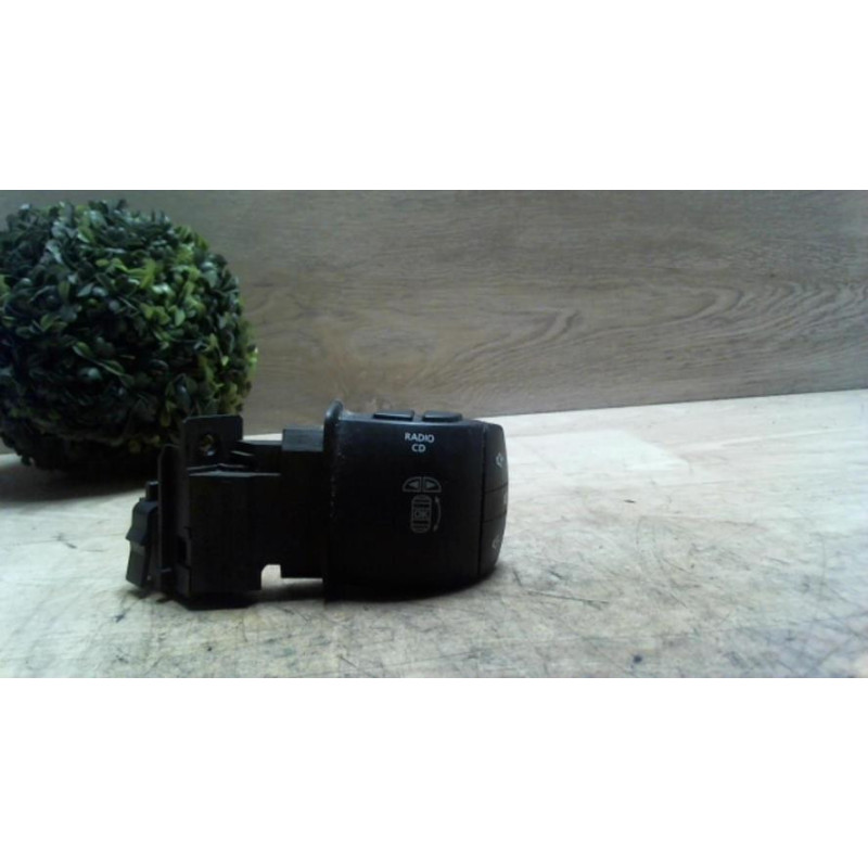 Commande autoradio RENAULT GRAND SCENIC 3 PHASE 1 d’occasion