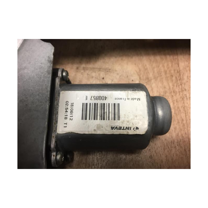 Leve vitre electrique avant droit RENAULT CLIO 3 PHASE 2 d’occasion