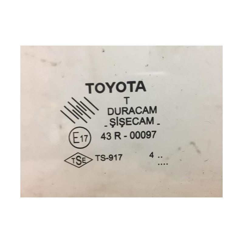 Vitre arriere droit TOYOTA COROLLA VERSO 2 PHASE 1 d’occasion