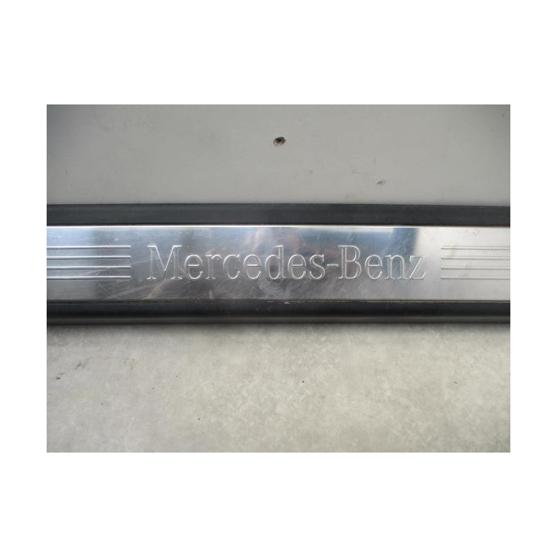 Revetement MERCEDES CLASSE E 207 PHASE 1 CABRIOLET d’occasion