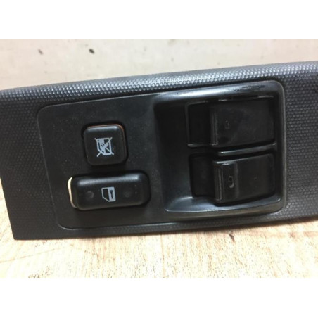 Interrupteur de leve vitre avant gauche TOYOTA COROLLA VERSO 2 PHASE 1 d’occasion