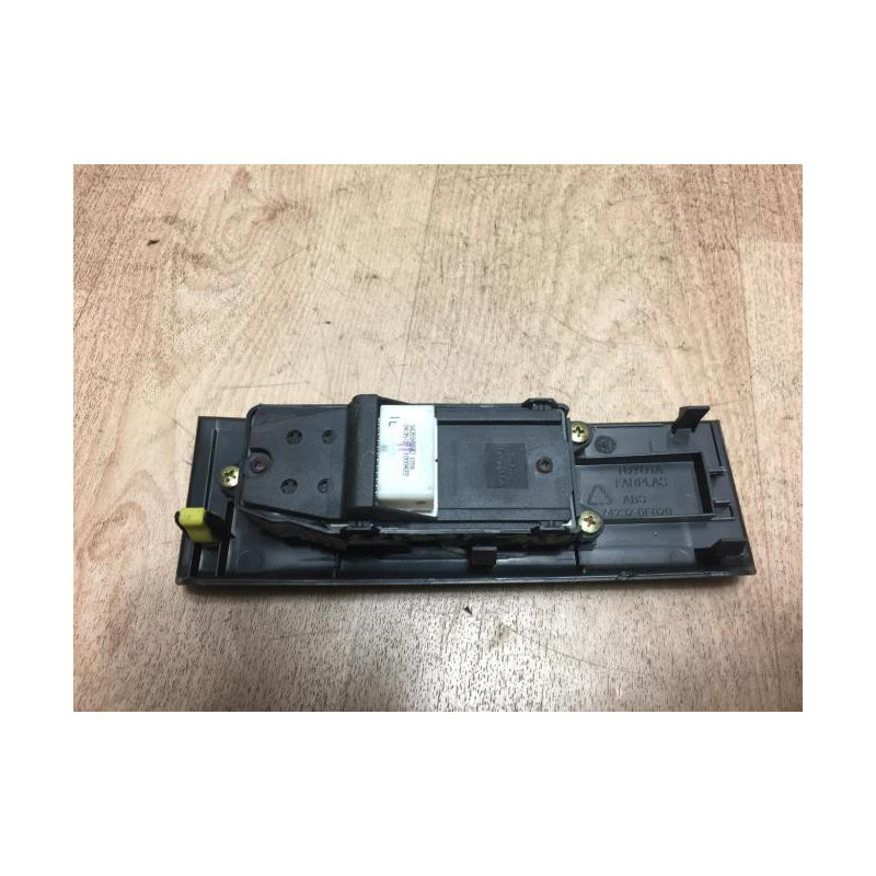 Interrupteur de leve vitre avant gauche TOYOTA COROLLA VERSO 2 PHASE 1 d’occasion