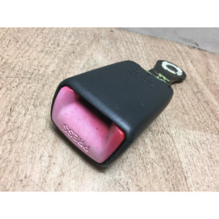 Attache ceinture arriere gauche TOYOTA COROLLA VERSO 2 PHASE 1 d’occasion