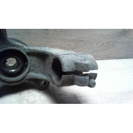 Moyeu avant gauche FORD MONDEO 3 PHASE 1 BREAK d’occasion