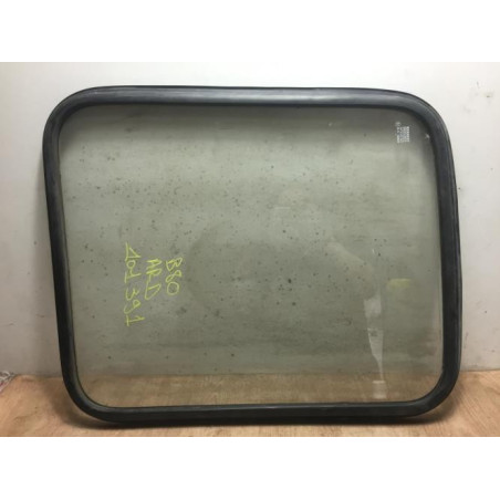 Vitre porte coffre droit RENAULT B80 d’occasion