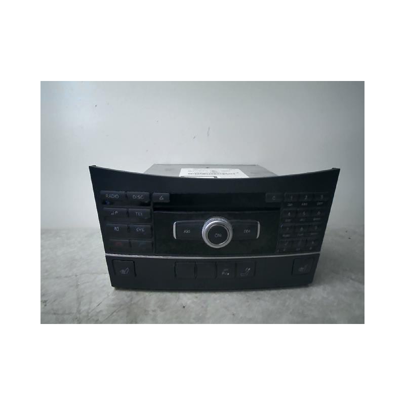 Autoradio d'origine MERCEDES CLASSE E 207 PHASE 1 CABRIOLET d’occasion