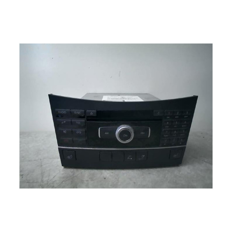 Autoradio d'origine MERCEDES CLASSE E 207 PHASE 1 CABRIOLET d’occasion
