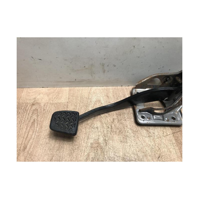 Pedalier de frein TOYOTA COROLLA VERSO 2 PHASE 1 d’occasion