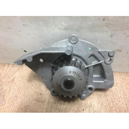 Pompe à eau FORD MONDEO 3 PHASE 1 d’occasion