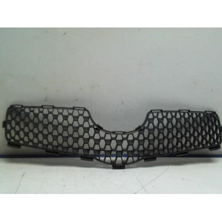 Grille de calandre TOYOTA YARIS 2 PHASE 1 d’occasion