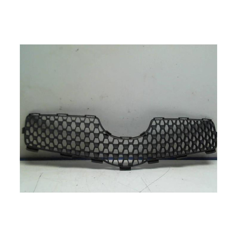 Grille de calandre TOYOTA YARIS 2 PHASE 1 d’occasion
