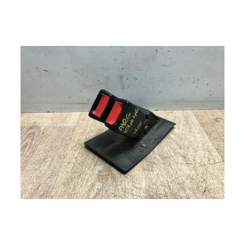 Attache ceinture arriere centrale MINI MINI 1 R50/R53 PHASE 1 d’occasion
