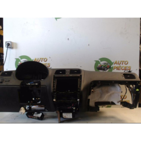 Tableau de bord VOLKSWAGEN POLO 5 PHASE 1 d’occasion