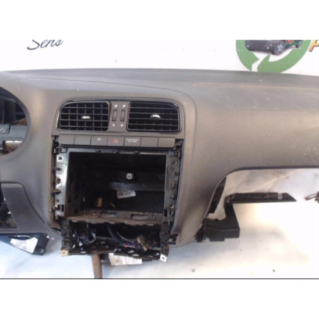 Tableau de bord VOLKSWAGEN POLO 5 PHASE 1 d’occasion