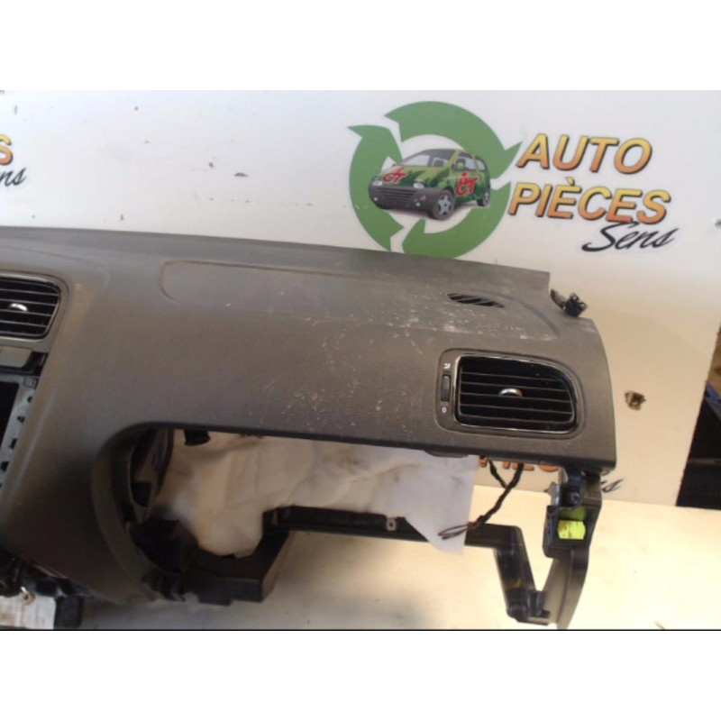 Tableau de bord VOLKSWAGEN POLO 5 PHASE 1 d’occasion