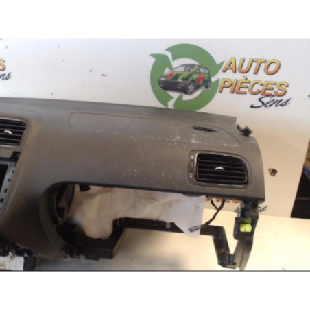 Tableau de bord VOLKSWAGEN POLO 5 PHASE 1 d’occasion