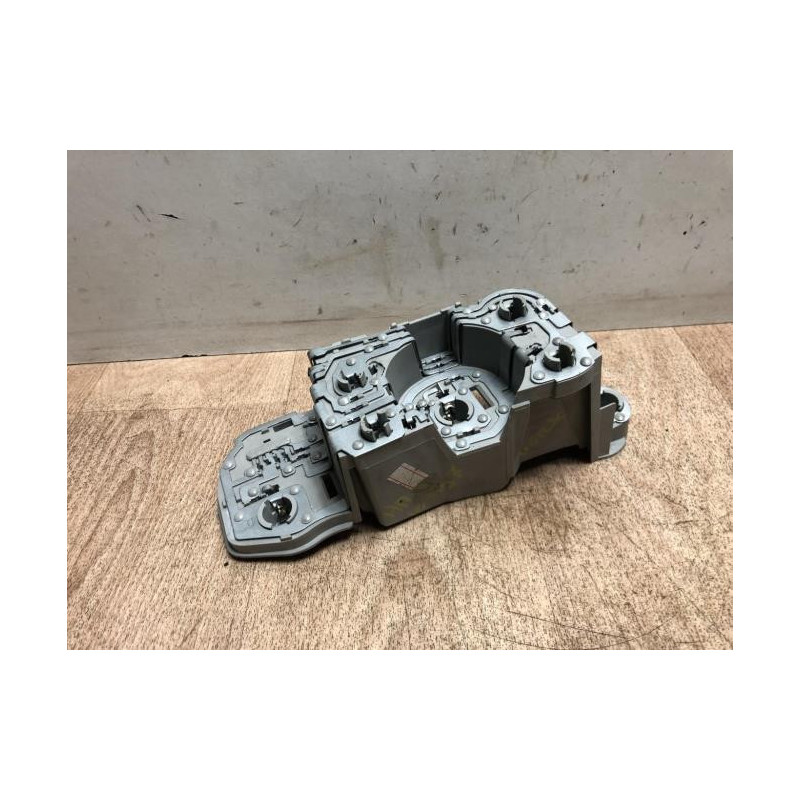 Platine feu arriere droit TOYOTA COROLLA VERSO 2 PHASE 1 d’occasion