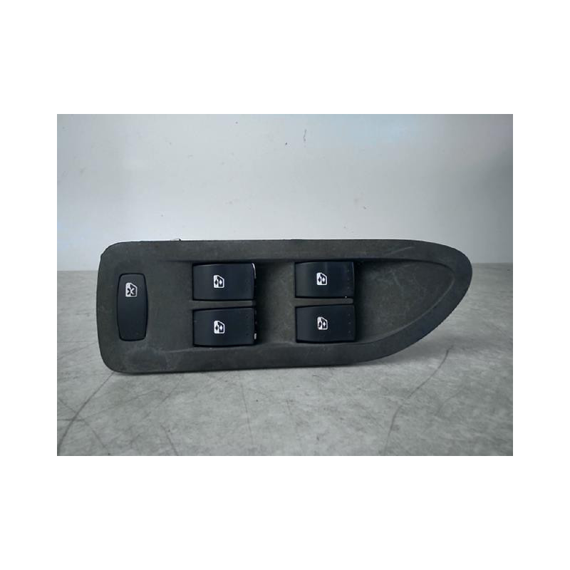 Interrupteur de leve vitre avant gauche RENAULT LAGUNA 2 PHASE 2 d’occasion