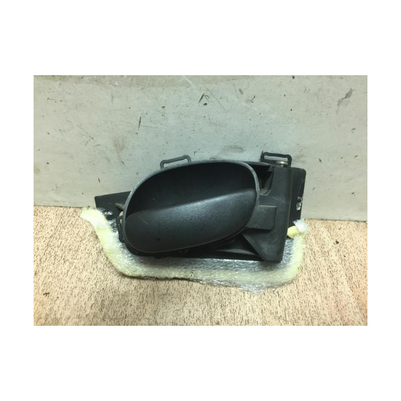Poignee interieur arriere droit PEUGEOT 206 PHASE 1 d’occasion