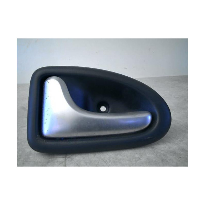 Poignee interieur arriere gauche RENAULT CLIO 2 PHASE 2 d’occasion