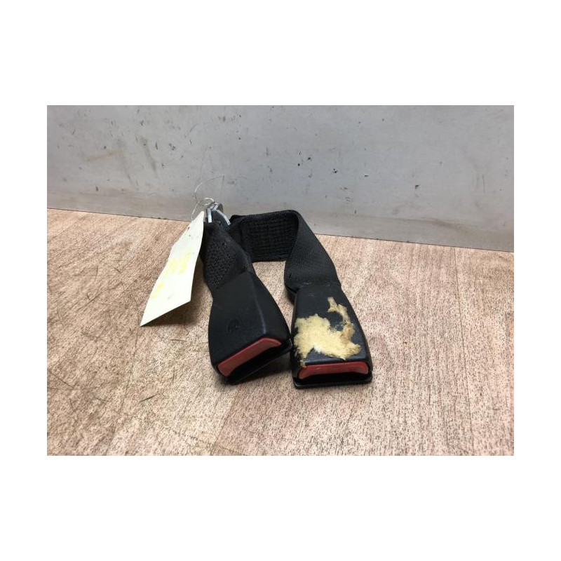 Attache ceinture arriere droit BMW SERIE 3 E46 COUPE PHASE 1 d’occasion