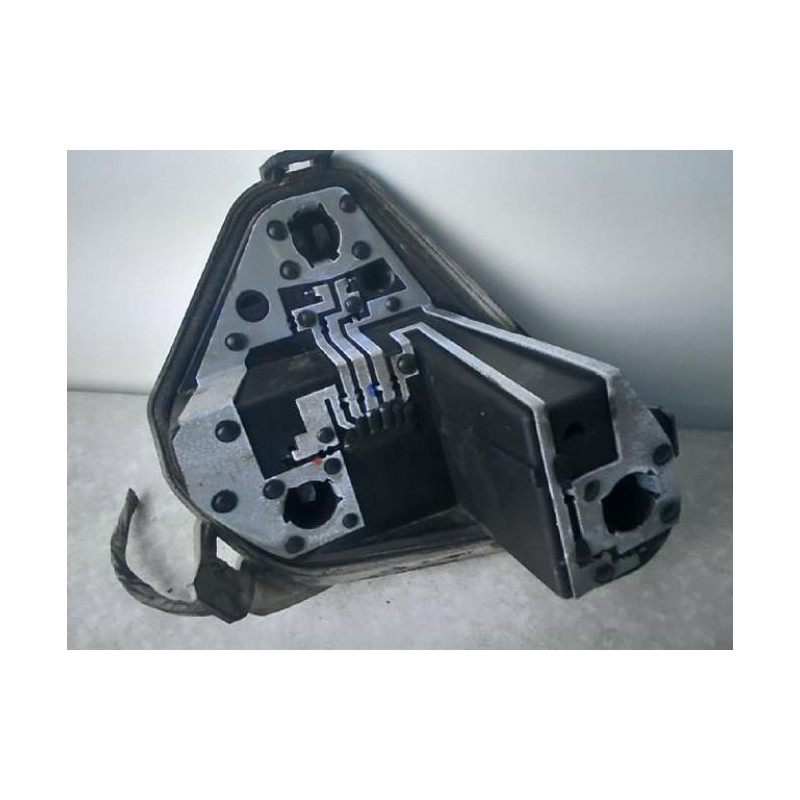 Platine feu arriere gauche RENAULT CLIO 3 PHASE 2 BREAK d’occasion