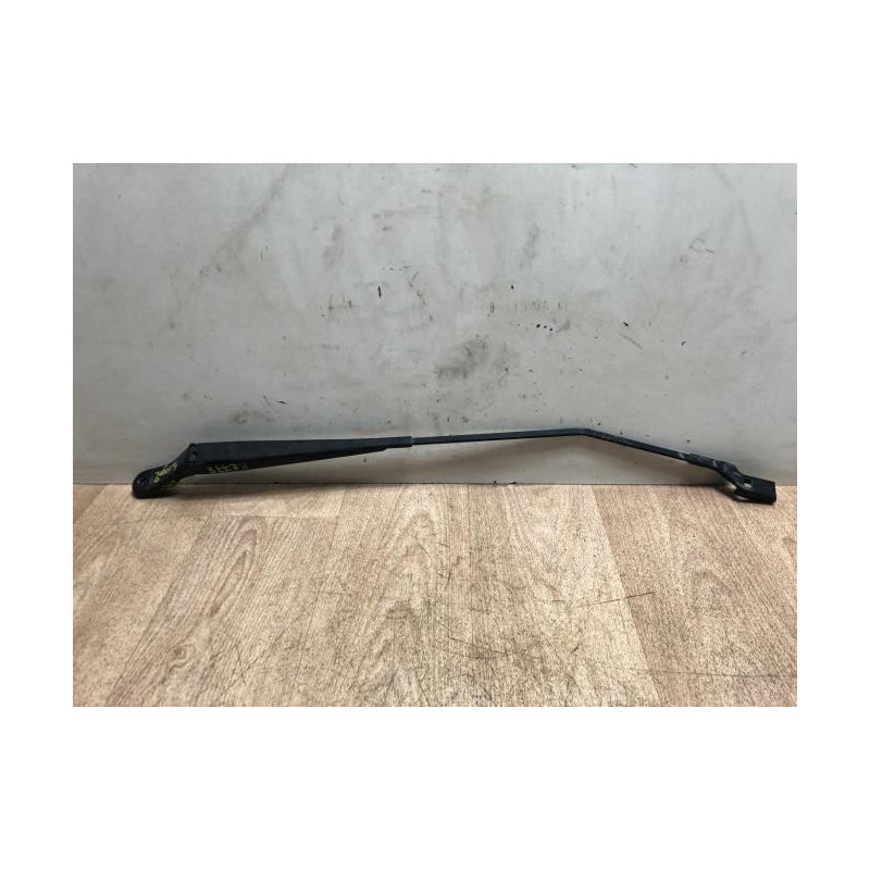Bras essuie glace avant droit RENAULT TWINGO 2 PHASE 1 d’occasion