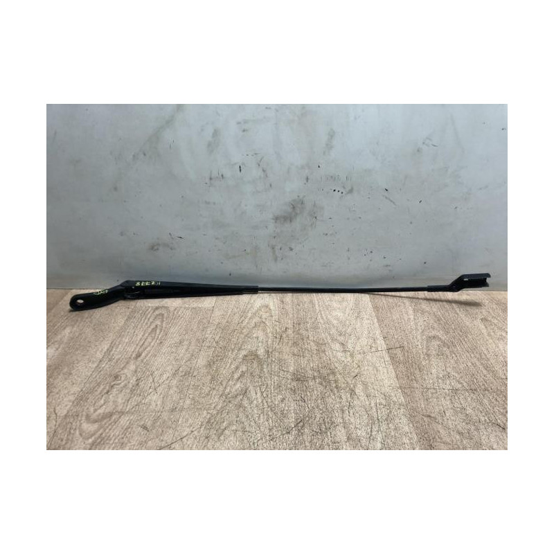 Bras essuie glace avant droit RENAULT TWINGO 2 PHASE 1 d’occasion