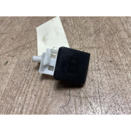 Poignee d'ouverture de capot TOYOTA COROLLA VERSO 2 PHASE 1 d’occasion