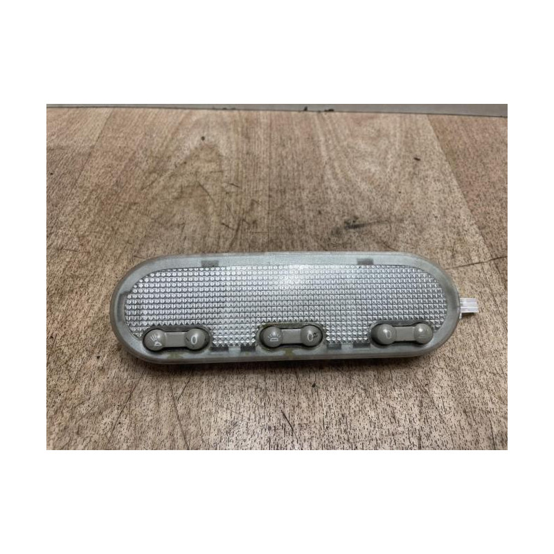Eclairage de plafonnier RENAULT MEGANE 2 PHASE 1 BERLINE d’occasion