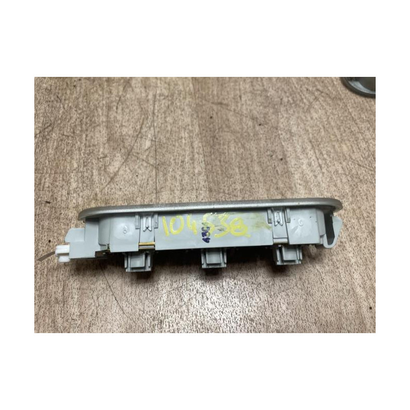 Eclairage de plafonnier RENAULT MEGANE 2 PHASE 1 BERLINE d’occasion