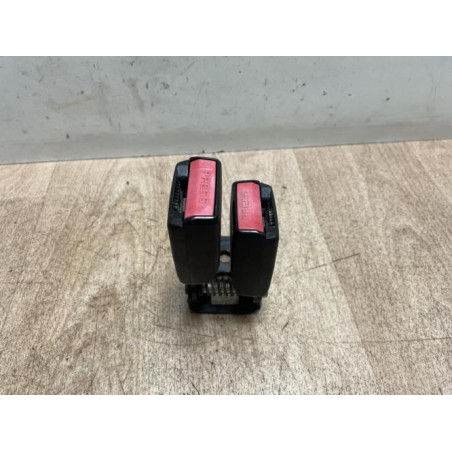 Attache ceinture arriere gauche RENAULT MEGANE 2 PHASE 1 BERLINE d’occasion