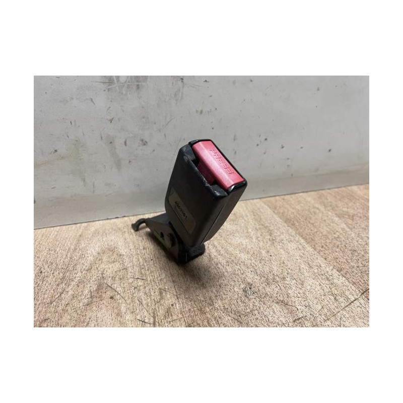 Attache ceinture arriere droit RENAULT MEGANE 2 PHASE 1 BERLINE d’occasion