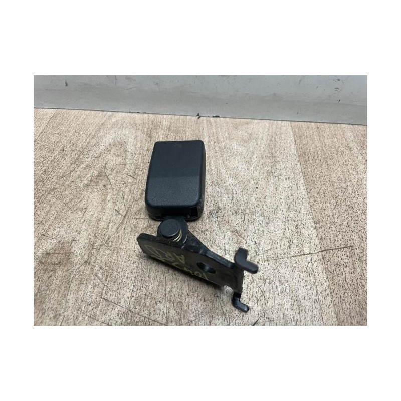 Attache ceinture arriere droit RENAULT MEGANE 2 PHASE 1 BERLINE d’occasion
