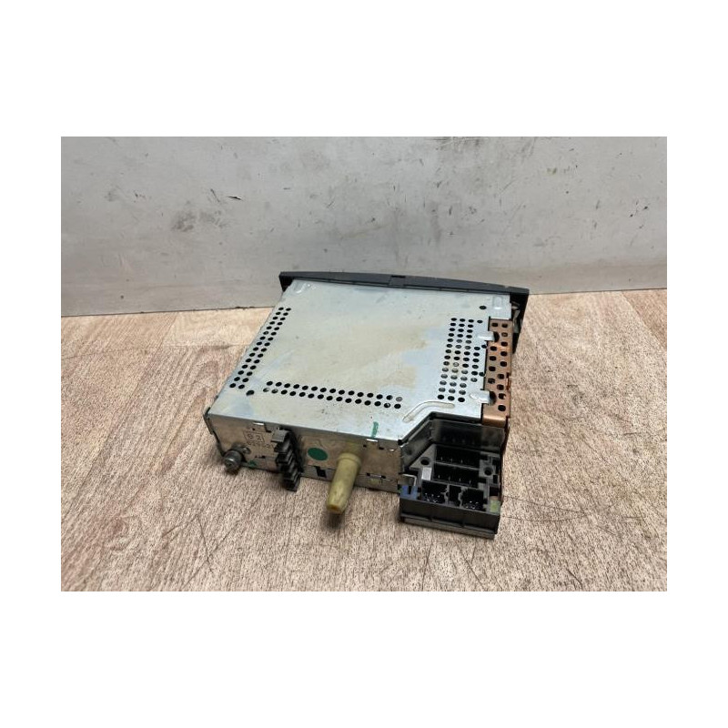 Autoradio d'origine RENAULT MEGANE 2 PHASE 1 BERLINE d’occasion