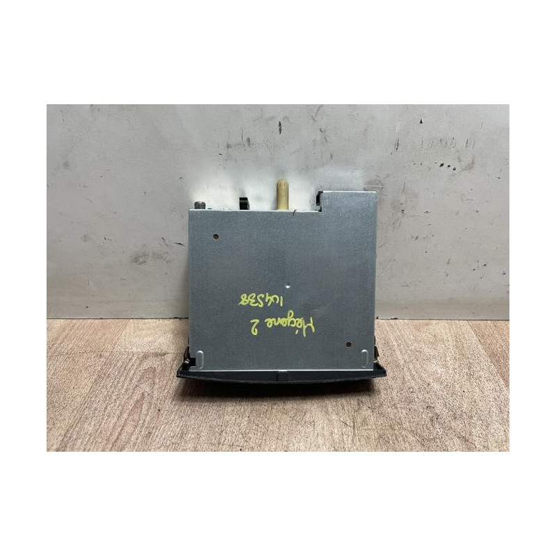 Autoradio d'origine RENAULT MEGANE 2 PHASE 1 BERLINE d’occasion