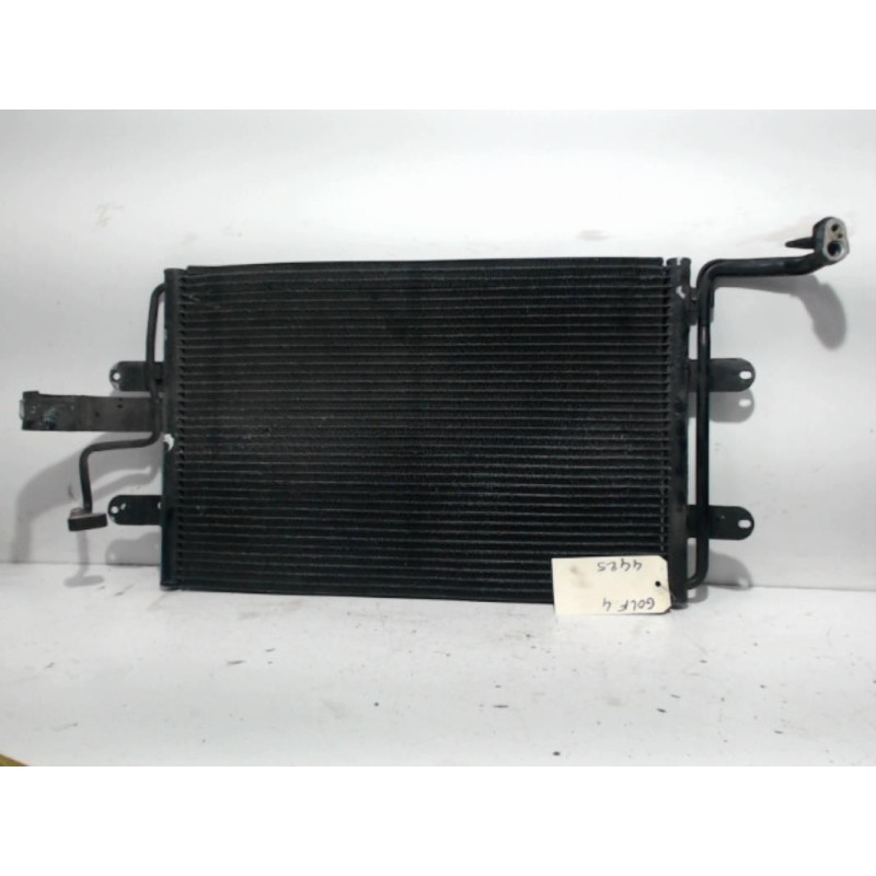 Condenseur de clim VOLKSWAGEN GOLF 4 d’occasion