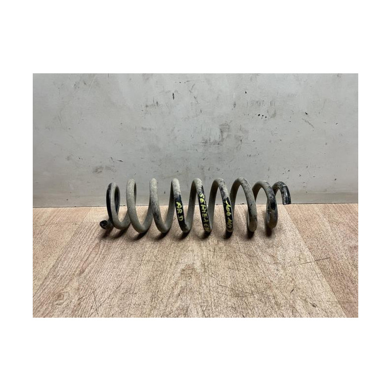 Ressort de suspension arriere droit BMW SERIE 1 E81 d’occasion