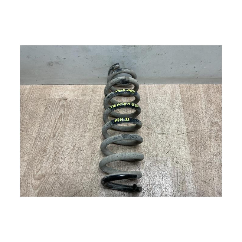 Ressort de suspension arriere droit BMW SERIE 1 E81 d’occasion
