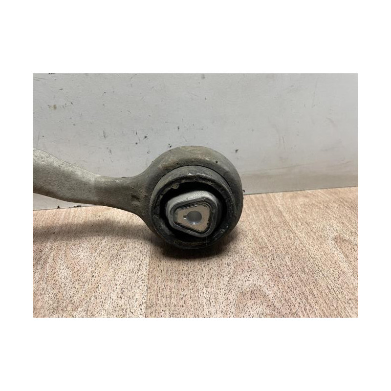 Bras de suspension superieur avant droit BMW SERIE 1 E81 d’occasion