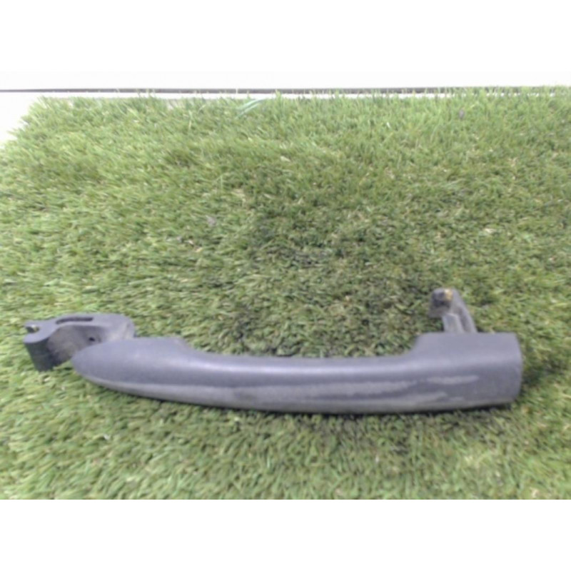 Poignee porte avant droit RENAULT CLIO III PHASE 1 d’occasion