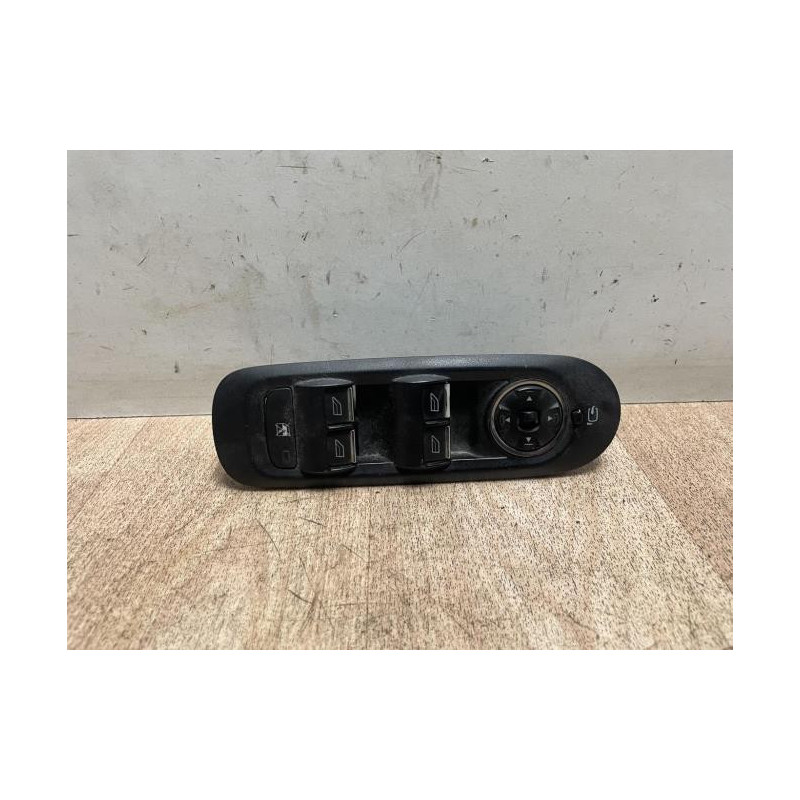 Interrupteur de leve vitre avant gauche FORD MONDEO 3 PHASE 1 BREAK d’occasion