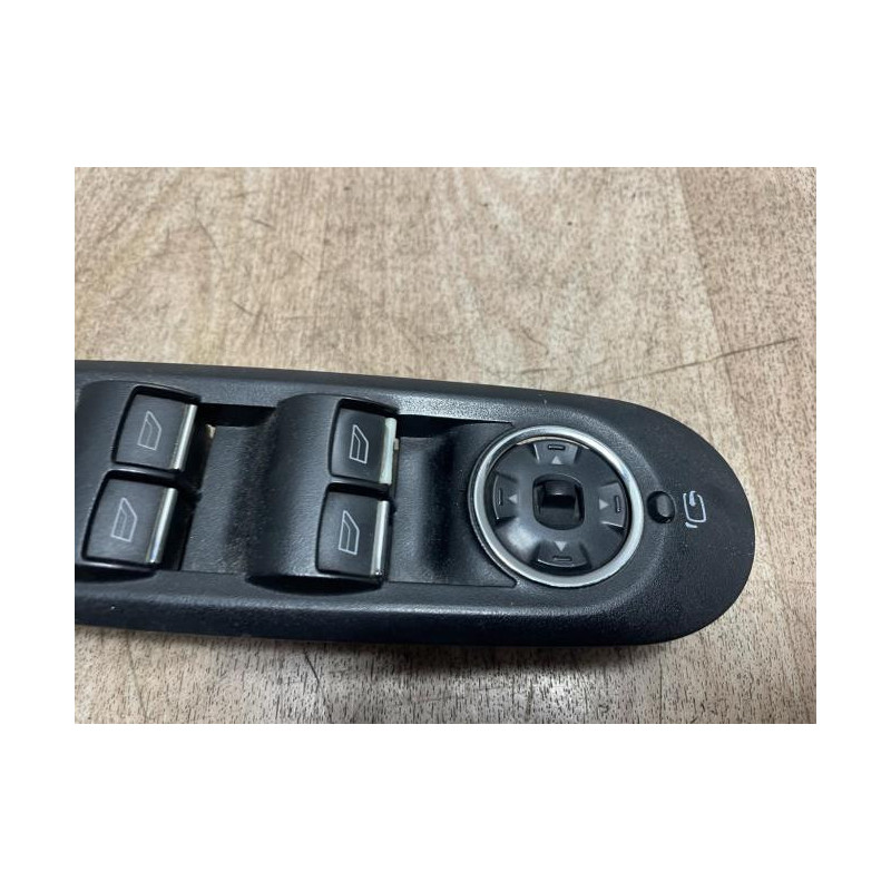 Interrupteur de leve vitre avant gauche FORD MONDEO 3 PHASE 1 BREAK d’occasion