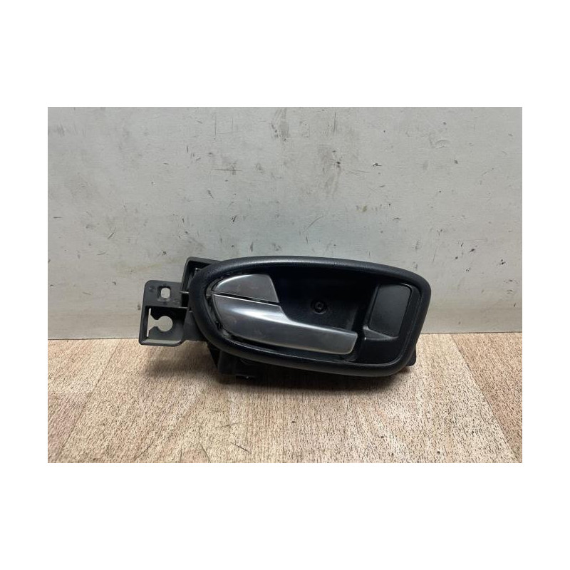 Poignee interieur avant gauche FORD MONDEO 3 PHASE 1 BREAK d’occasion