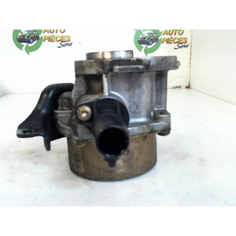 Pompe à vide RENAULT CLIO 3 PHASE 1 d’occasion