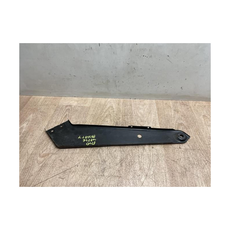 Support de phare droit (tôle) VOLKSWAGEN PASSAT 7 PHASE 1 BREAK d’occasion