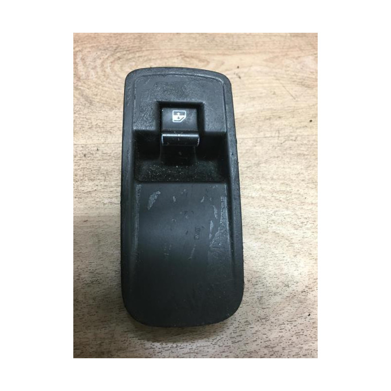 Interrupteur de leve vitre avant droit ALFA ROMEO MITO PHASE 1 d’occasion